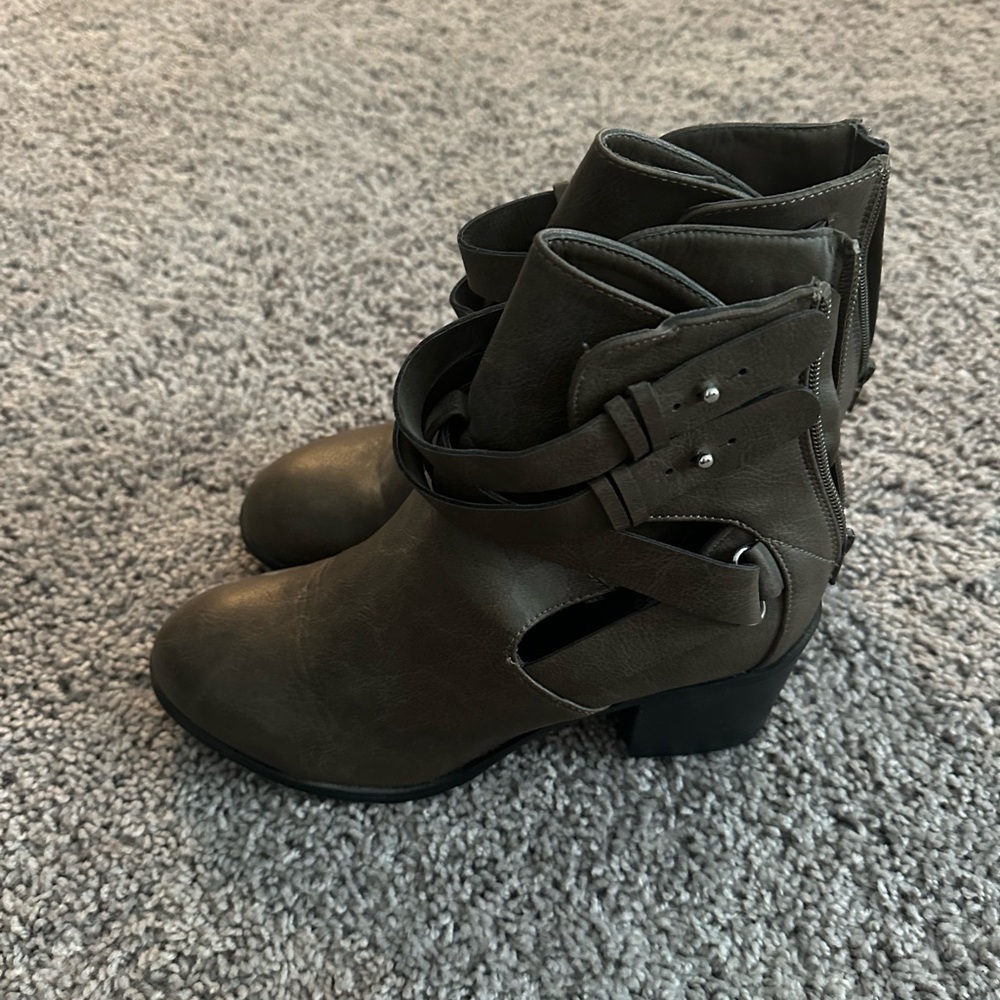 Charlotte Russe Boots - Size 9